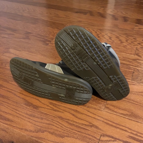 Dr. Martin Pebble Ankle Boots, Size 7. Like new. - Picture 3 of 10